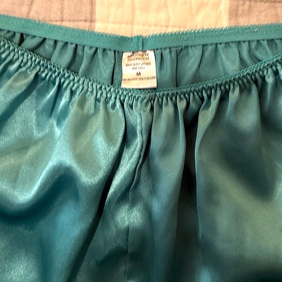 Elegant Teal Satiny Pajama Set - Picture 8 of 8